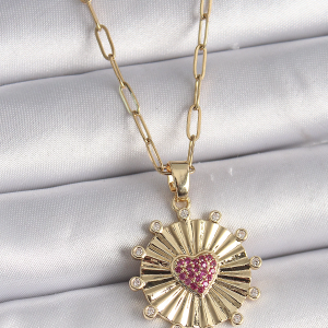 316L Çelik Gold Renk Pembe Zirkon Taşlı Kalp İşleme Madalyon Model Kadın Kolye