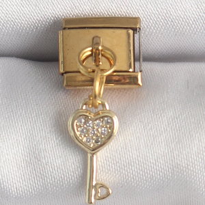 316L Çelik Gold Renk Sallantı Zirkon Taşlı Kalpli Anahtar Model Nomination Charm