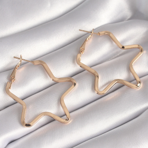Pirinç Gold Renk Yıldız Model Kadın Küpe