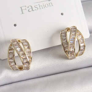 Pirinç Gold Renk Zirkon Taşlı Düğüm Halka Model Kadın Küpe
