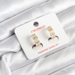 14K Gold Renk Kaplama Zirkon Taşlı CM Kadın Küpe