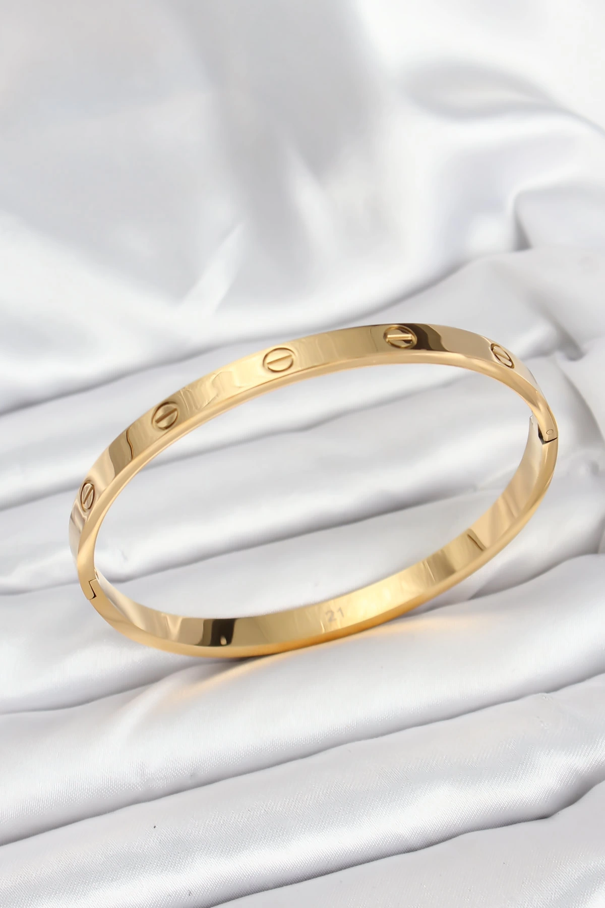 316L Çelik Gold Renk 65 mm Kadın Kelepçe Bileklik 1 316L Çelik Gold Renk 65 mm Kadın Kelepçe Bileklik