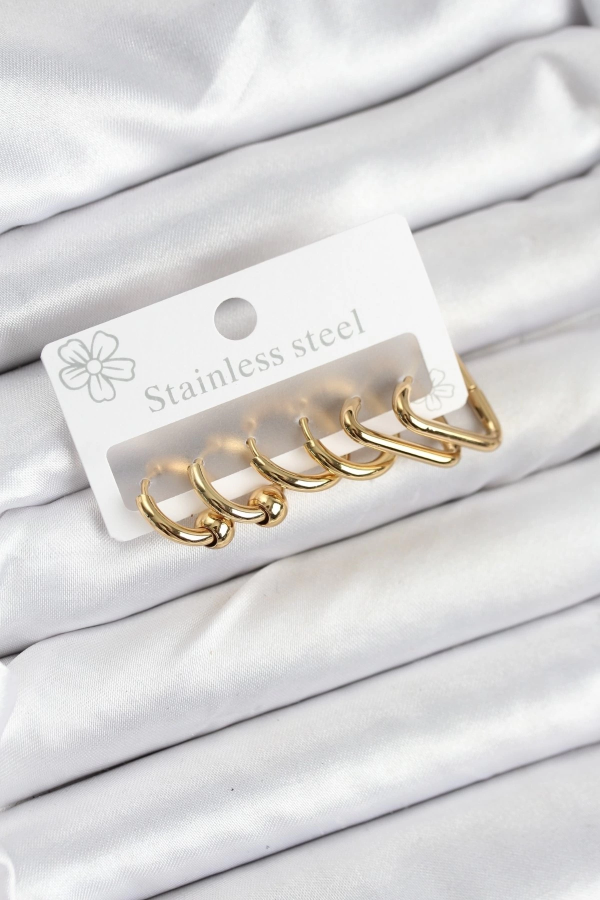 316L Çelik Gold Renk Kadın Küpe Seti 1 316L Çelik Gold Renk Kadın Küpe Seti