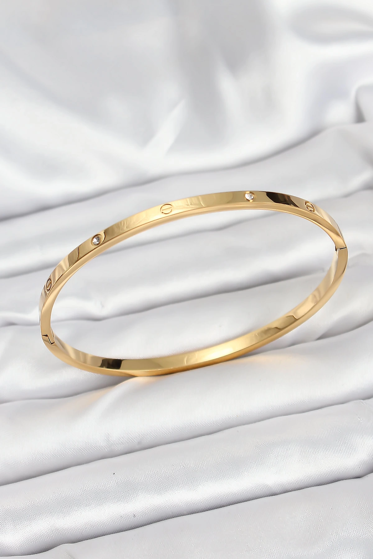316L Çelik Gold Renk Zirkon Taşlı 65 mm İnce Kadın Kelepçe Bileklik 1 316L Çelik Gold Renk Zirkon Taşlı 65 mm İnce Kadın Kelepçe Bileklik