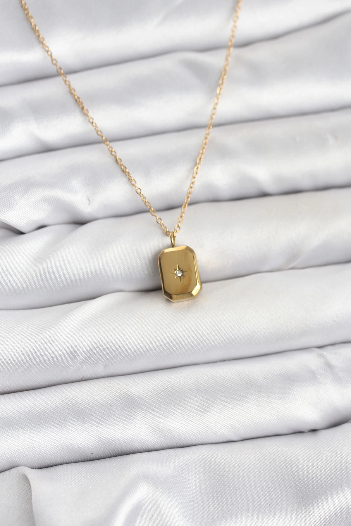 316L Çelik Zincir Gold Renk Minimal Kutup Yıldızı Model Kadın Kolye 1 316L Çelik Zincir Gold Renk Minimal Kutup Yıldızı Model Kadın Kolye