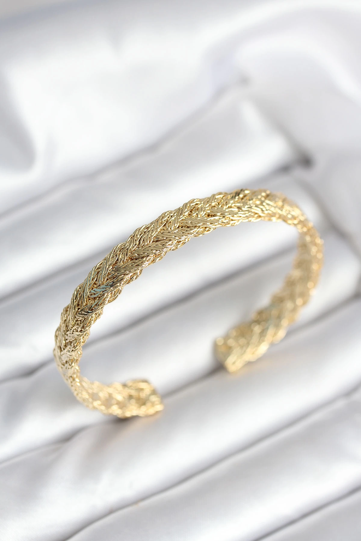 Ezme Zincir Model Gold Renk Kadın Bileklik 1 Ezme Zincir Model Gold Renk Kadın Bileklik