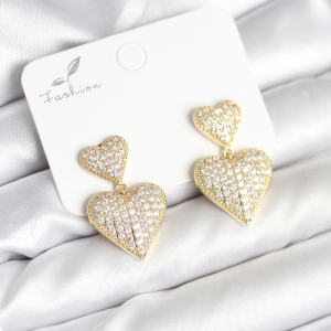 Kalp Model Zirkon Taşlı Gold Renk Pirinç Kadın Küpe