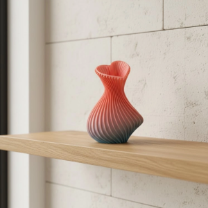 Kalp Tasarımlı Modern Dekor Vazo 15 cm Şık ve Estetik Görünüm