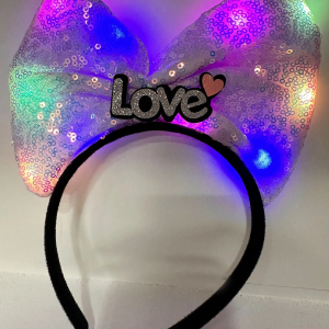 Led Işıklı 3 Farklı Fonksiyonda Yanan Gümüş Love Yazılı Lila Fiyonk Taç 20X17 cm