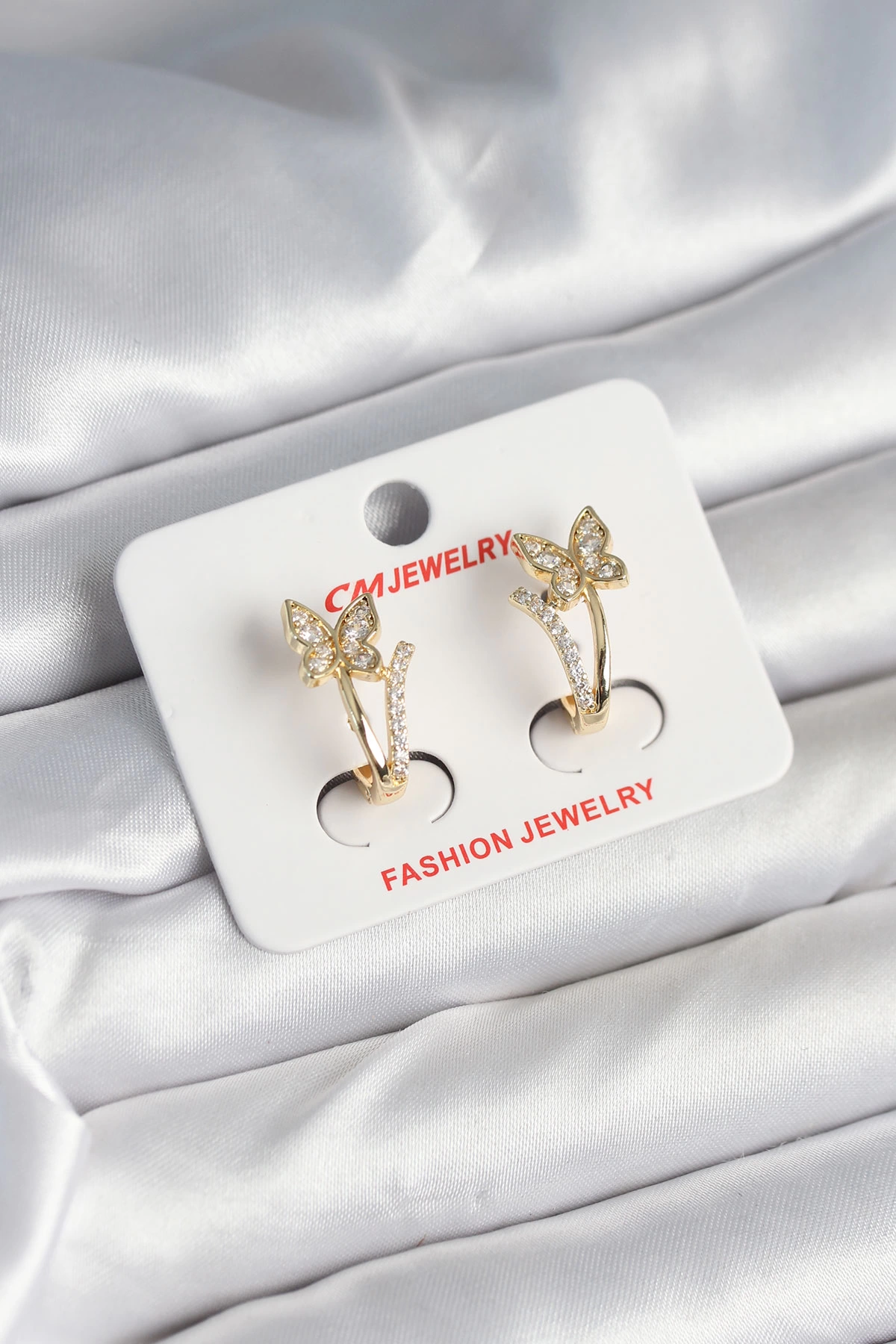 Pirinç Gold Renk Zirkon Taşlı Kelebek Model Kadın Küpe 1 Pirinç Gold Renk Zirkon Taşlı Kelebek Model Kadın Küpe