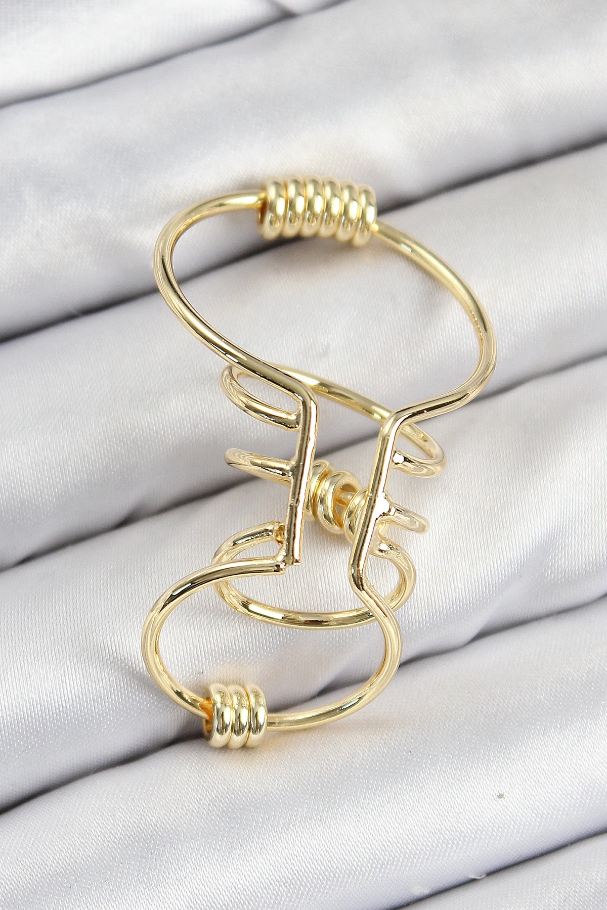 Pirinç Halkalı Model Gold Renk Kıkırdak Küpe