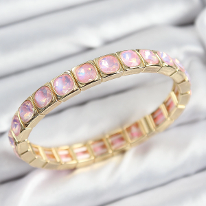 Pirinç Pembe Zirkon Taşlı Kare Model Gold Renk Lastikli Kadın Bileklik