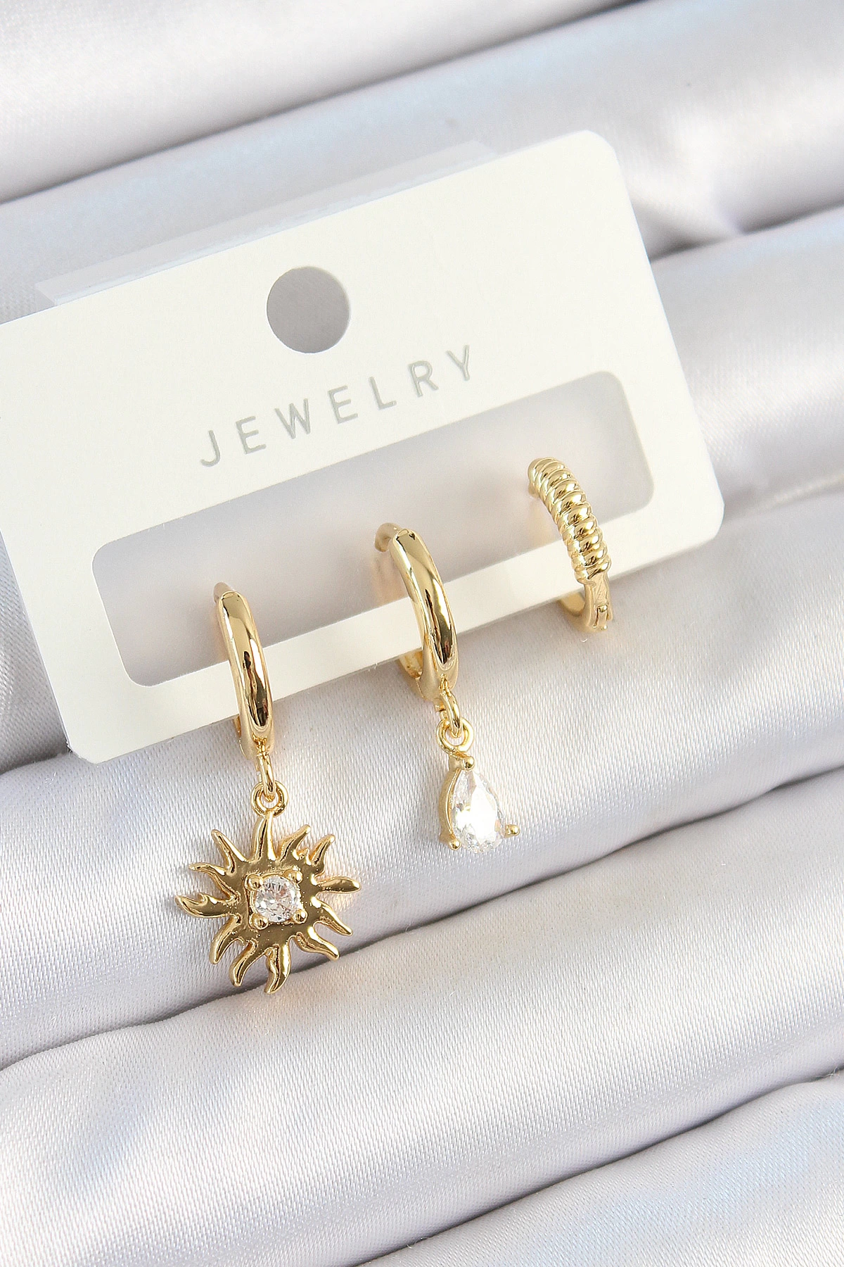 Pirinç Zirkon Taşlı Güneş Model Gold Renk 3'lü Çift Kadın Küpe Set 1 Pirinç Zirkon Taşlı Güneş Model Gold Renk 3'lü Çift Kadın Küpe Set