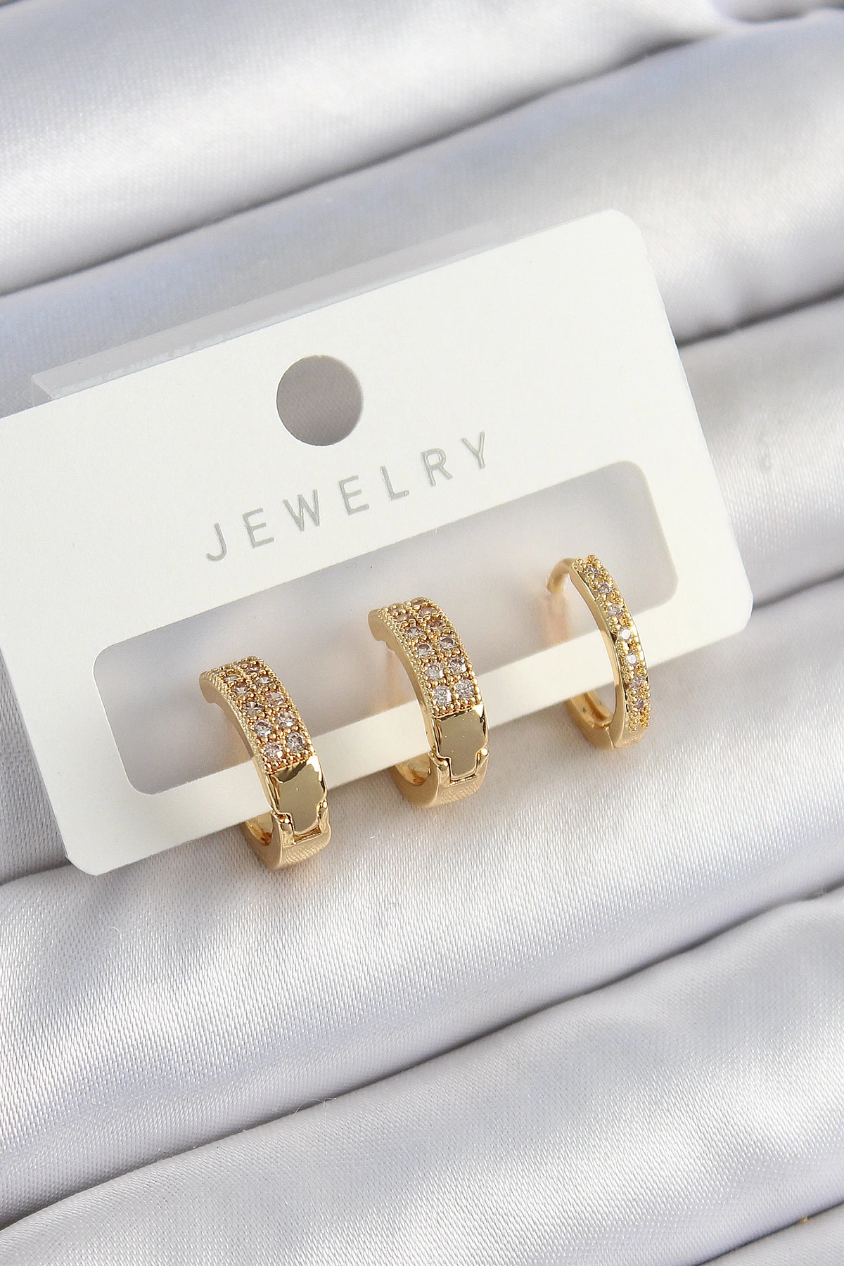 Pirinç Zirkon Taşlı Halka Model Gold Renk 3'lü Çift Kadın Küpe Set 1 Pirinç Zirkon Taşlı Halka Model Gold Renk 3'lü Çift Kadın Küpe Set