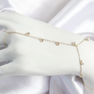 Pirinç Zirkon Taşlı Sallantılı Model Gold Renk Kadın Şahmeran