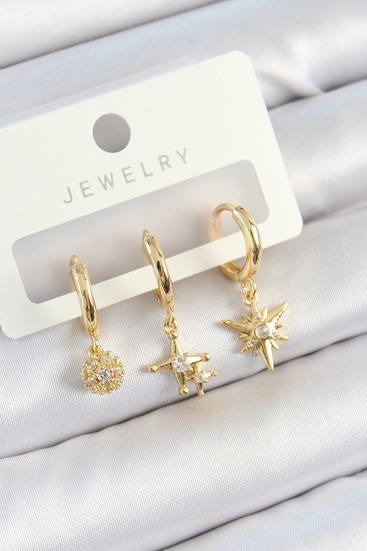 Pirinç Zirkon Taşlı Yıldız Model Gold Renk 3'lü Çift Kadın Küpe Set 1 Pirinç Zirkon Taşlı Yıldız Model Gold Renk 3'lü Çift Kadın Küpe Set