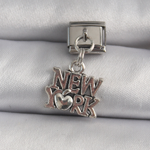 316L Çelik Gümüş Renk Sallantı New York Yazı Model Nomination Charm 5886
