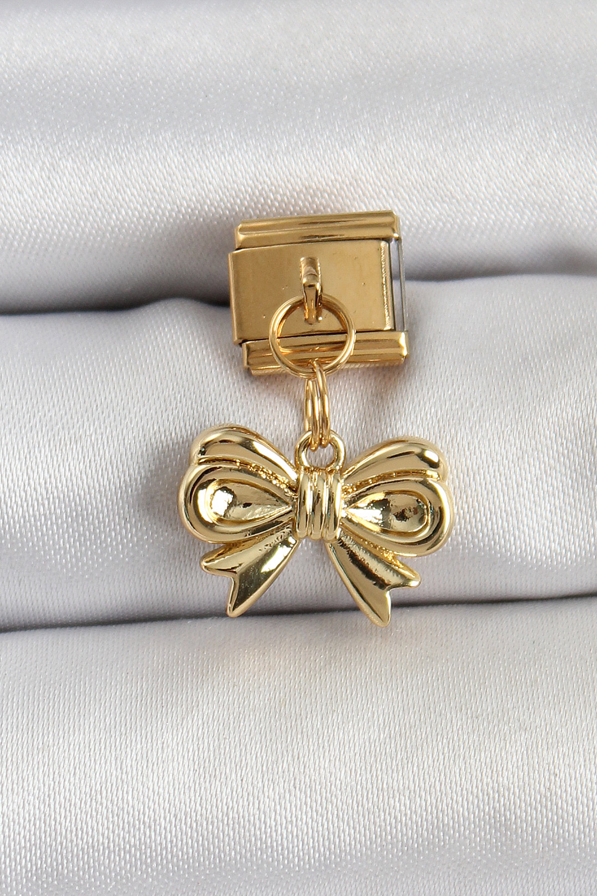 316L Çelik Sallantılı Fiyonk Model Gold Renk Nomination Charm 5886 1 316L Çelik Sallantılı Fiyonk Model Gold Renk Nomination Charm 5886