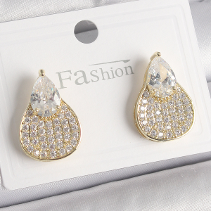 Pirinç Gold Renk Zirkon Taşlı Damla Model Kadın Küpe 5886