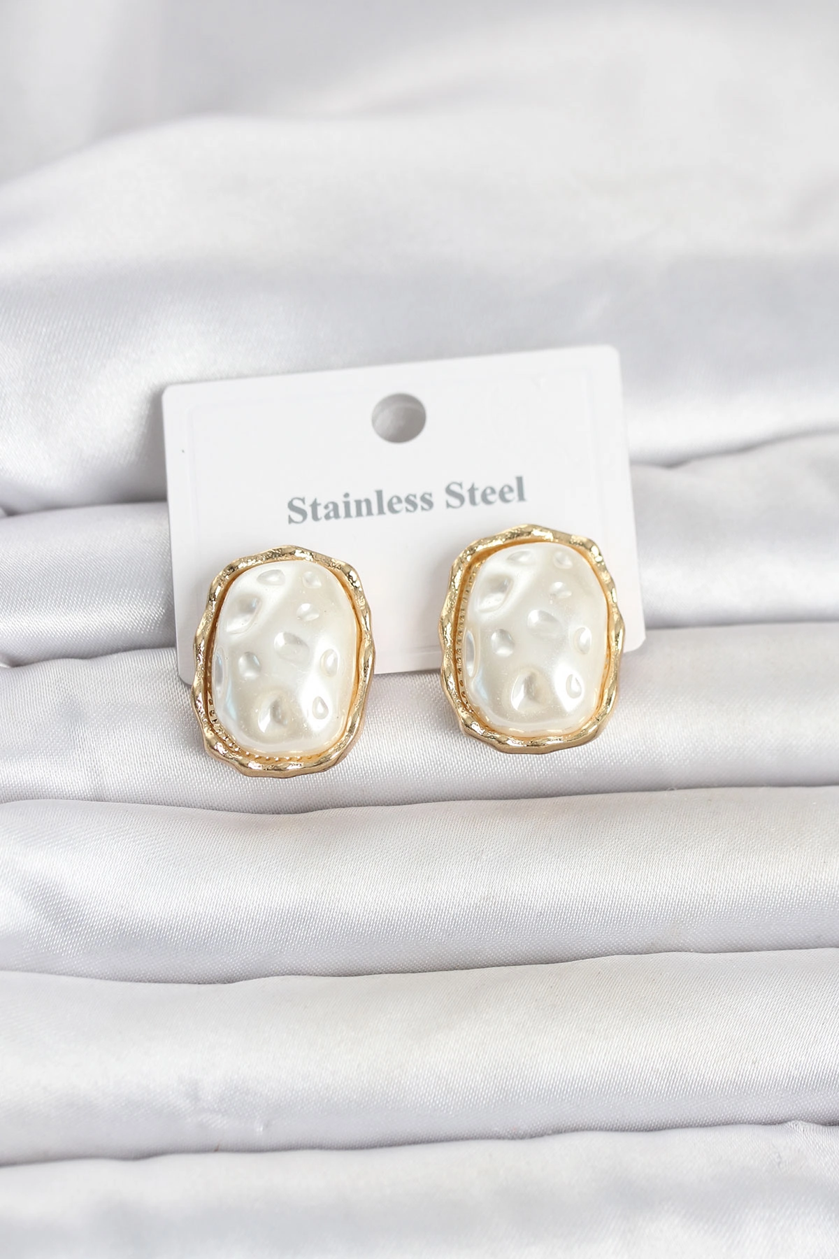 316L Çelik Gold Renk İnci Model Vintage Kadın Küpe 1 316L Çelik Gold Renk İnci Model Vintage Kadın Küpe