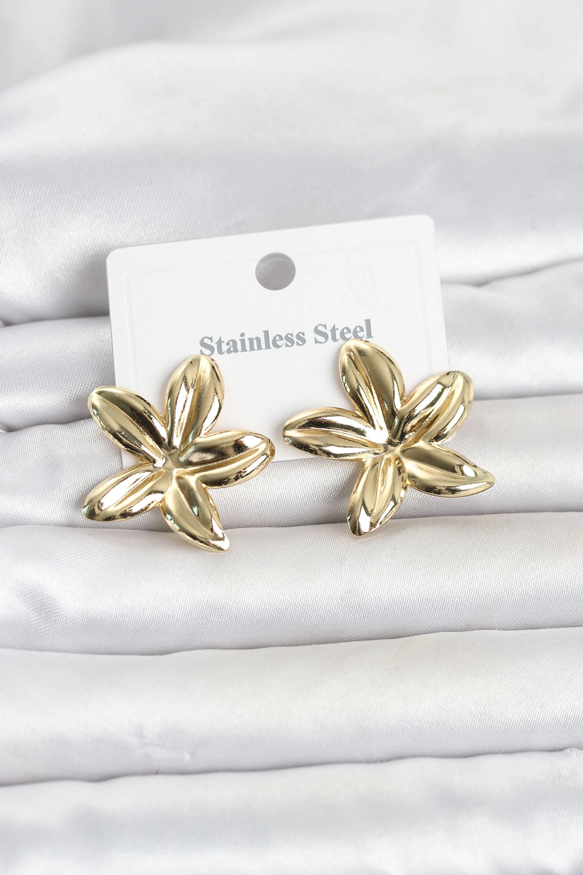 316L Çelik Gold Renk Lotus Çiçeği Model Kadın Küpe 1 316L Çelik Gold Renk Lotus Çiçeği Model Kadın Küpe