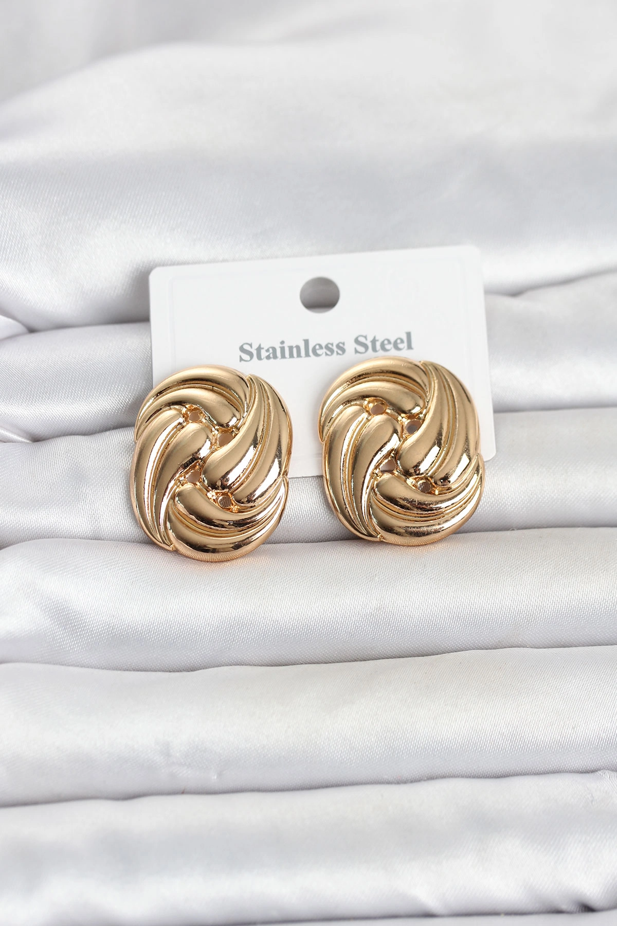 316L Çelik Gold Renk Motif Desen Model Kadın Küpe 1 316L Çelik Gold Renk Motif Desen Model Kadın Küpe