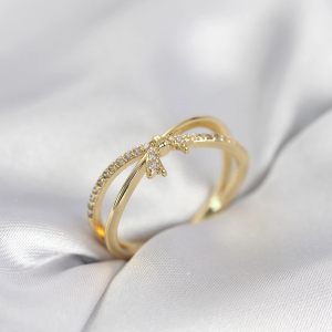 Gold Renk Zirkon Taşlı Fiyonk Model Kadın Yüzük