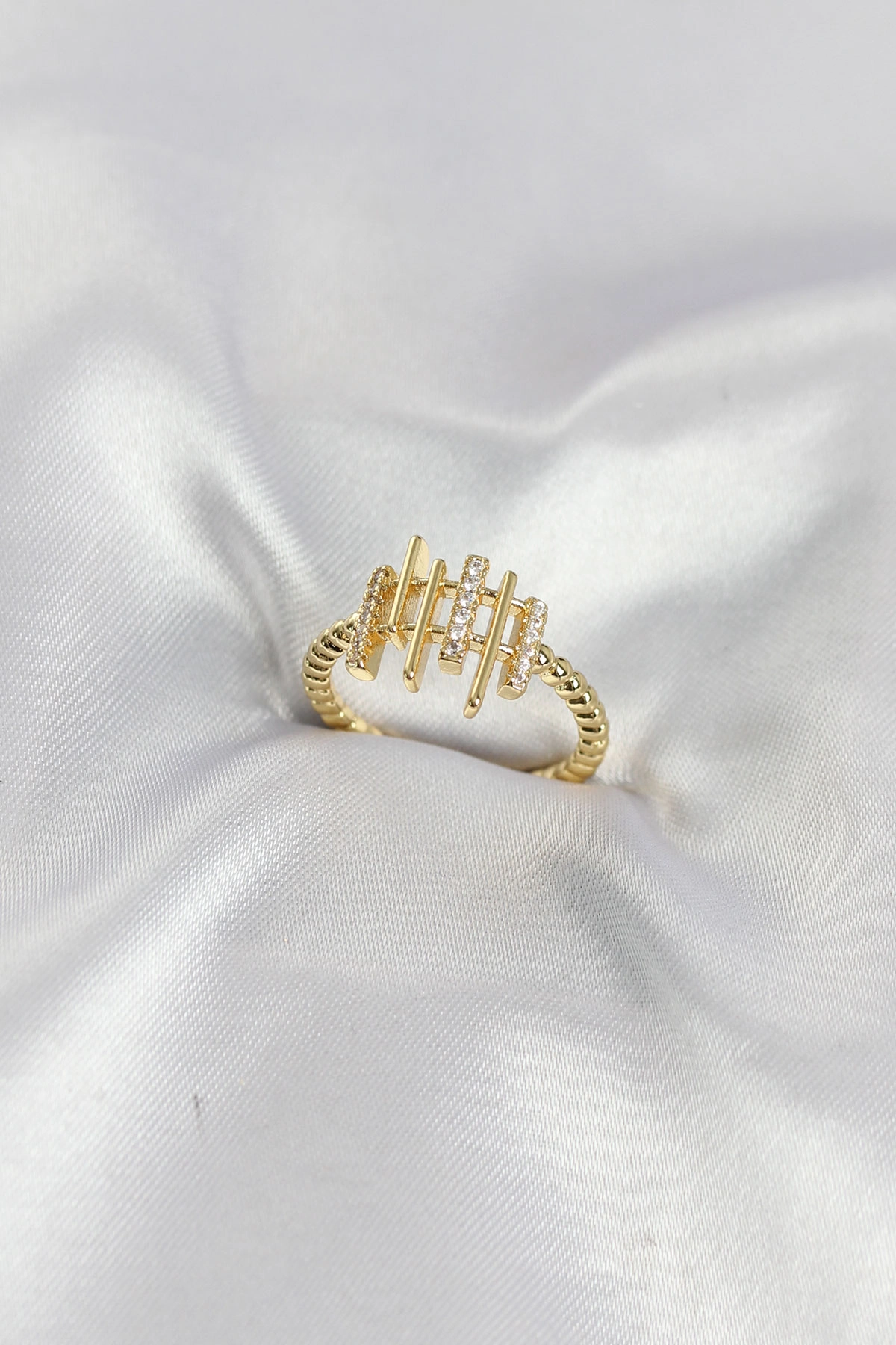Gold Renk Zirkon Taşlı Sütun Model Kadın Yüzük 1 Gold Renk Zirkon Taşlı Sütun Model Kadın Yüzük