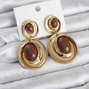 Kahverengi Sallantılı Damla Model Gold Renk Vintage Kadın Küpe