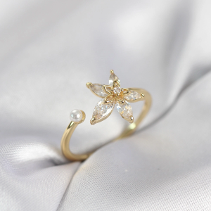 Lotus Model Zirkon Taşlı Gold Renk Kadın Yüzük