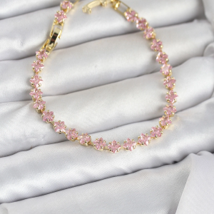 Pembe Kare Zirkon Taşlı Gold Renk Pirinç Su Yolu Kadın Bileklik