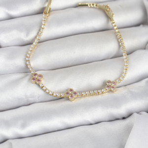 Pembe Yonca Detaylı Zirkon Taşlı Gold Renk Pirinç Su Yolu Kadın Bileklik