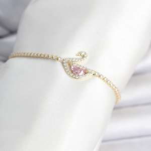 Pirinç Gold Renk Zirkon Taşlı Swan Model Su Yolu Kadın Bileklik