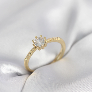 Tek Taş Model Gold Renk Zirkon Taşlı Kadın Yüzük