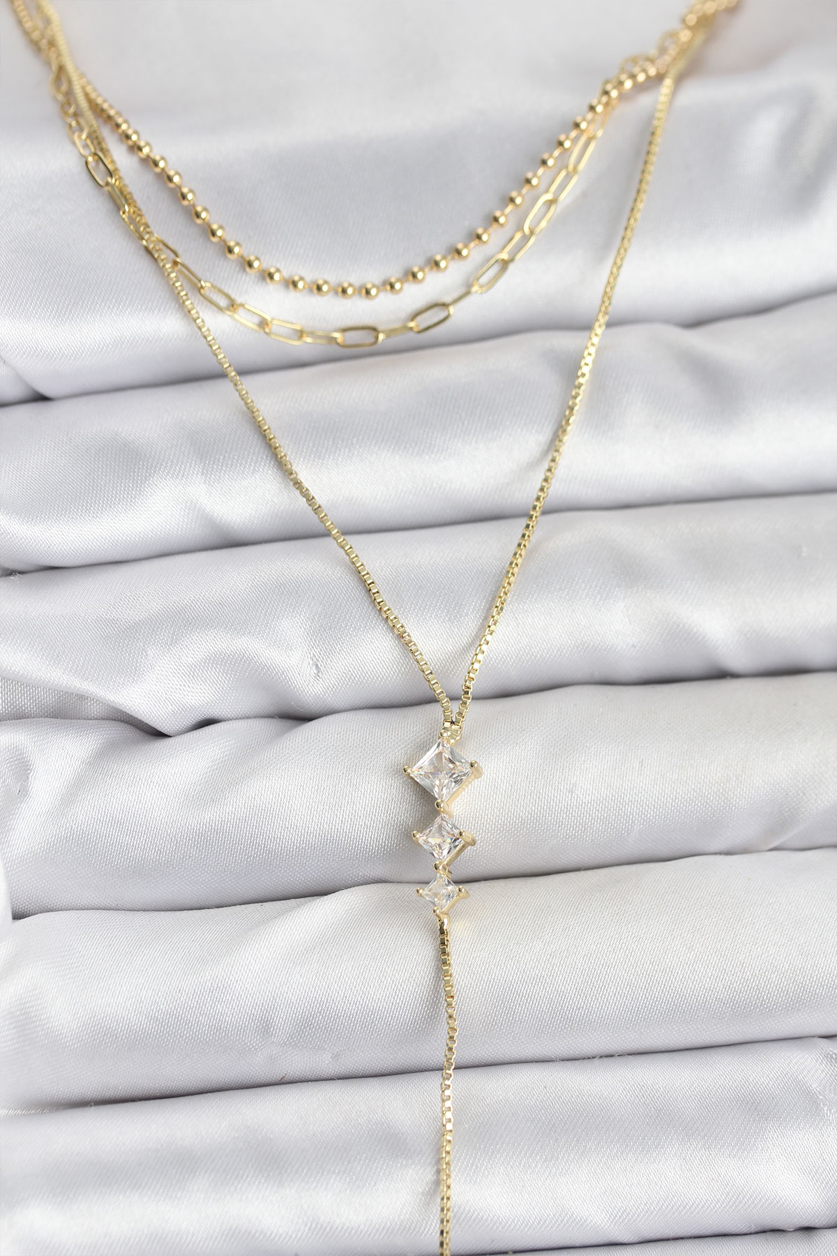 Xuping Zirkon Taşlı Sıralı Damla Model Gold Renk Kadın Küpe 5886 1 Xuping Zirkon Taşlı Sıralı Damla Model Gold Renk Kadın Küpe 5886
