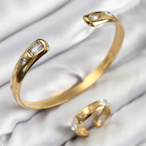 Gold Renk Pirinç Tırtık Model Kadın Küpe 5886