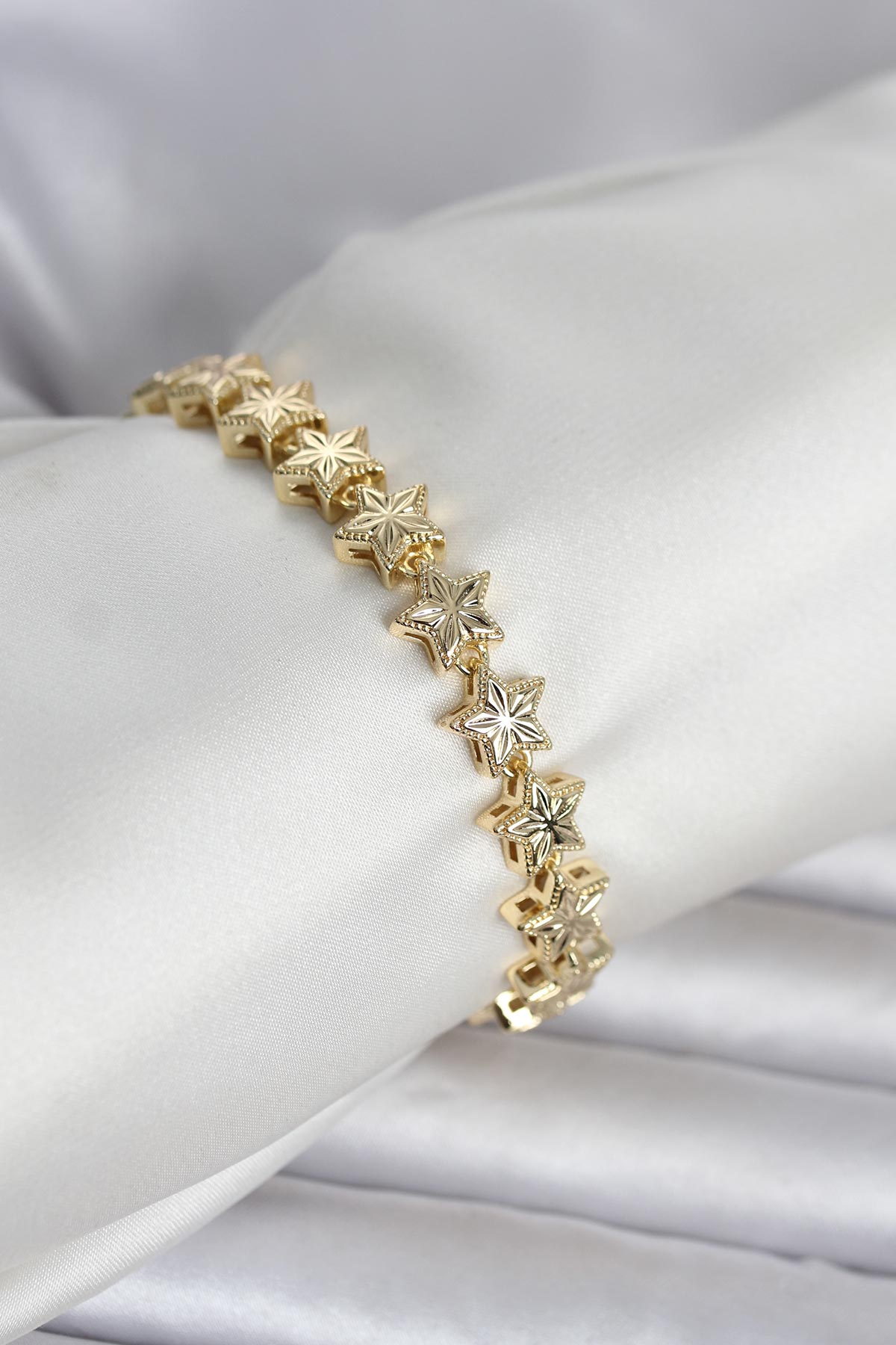 Kiraz Model Gold Renk Pirinç Çocuk Küpe 5886 1 Kiraz Model Gold Renk Pirinç Çocuk Küpe 5886