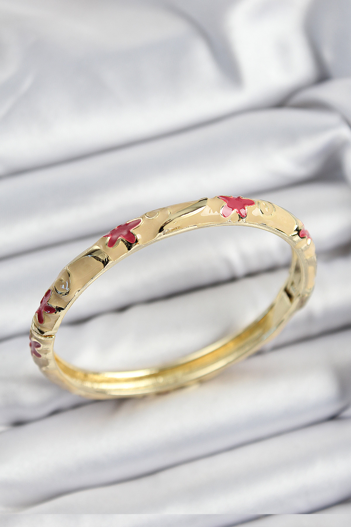 Gold Renk Pirinç Yarım Halka Model Kadın Küpe 5886 1 Gold Renk Pirinç Yarım Halka Model Kadın Küpe 5886