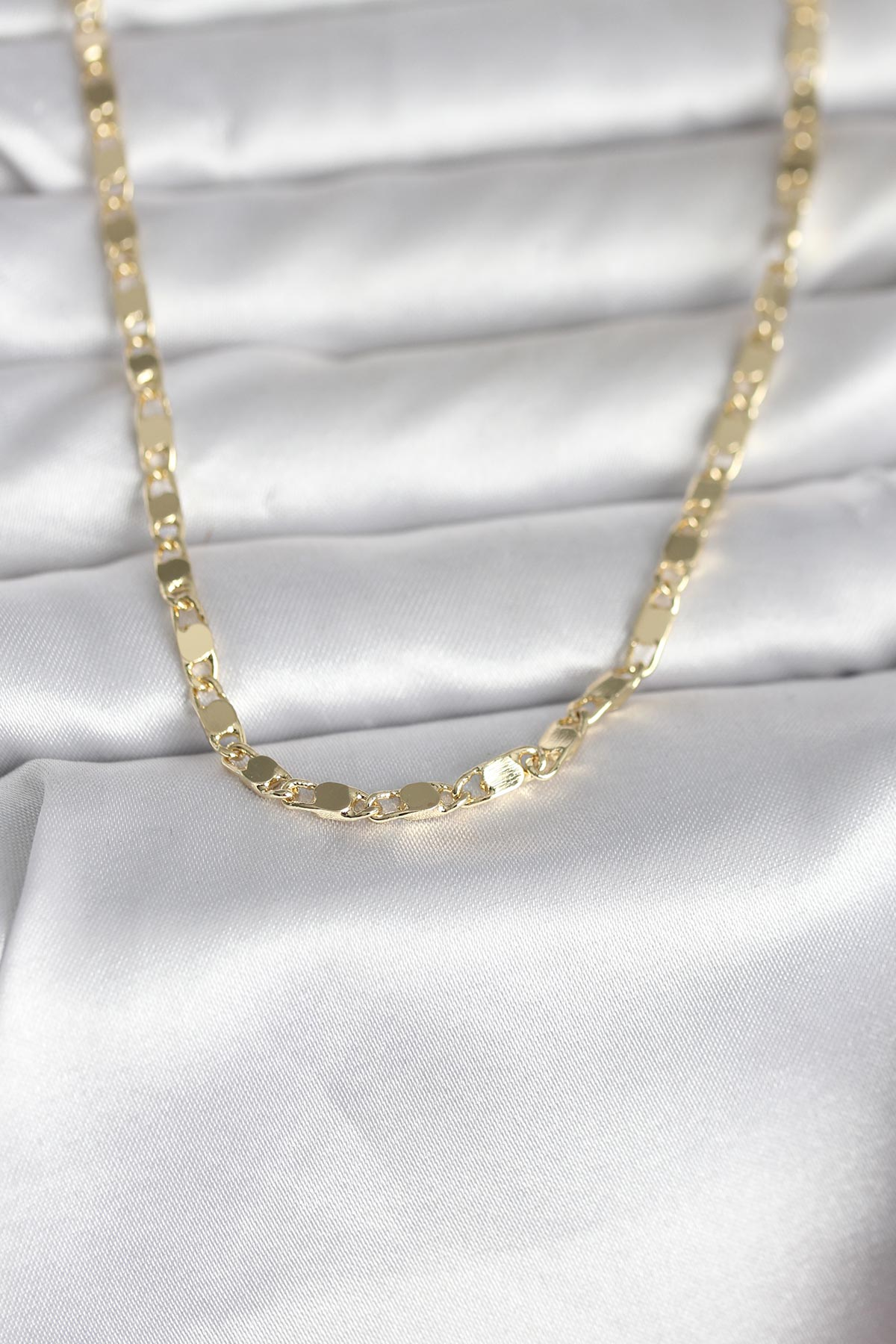 Pirinç Gold Gümüş Renkli Oval Çoklu Görünümlü Küpe 5886