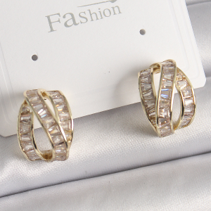 Pirinç Gold Renk Zirkon Taşlı Kadın Küpe 5886