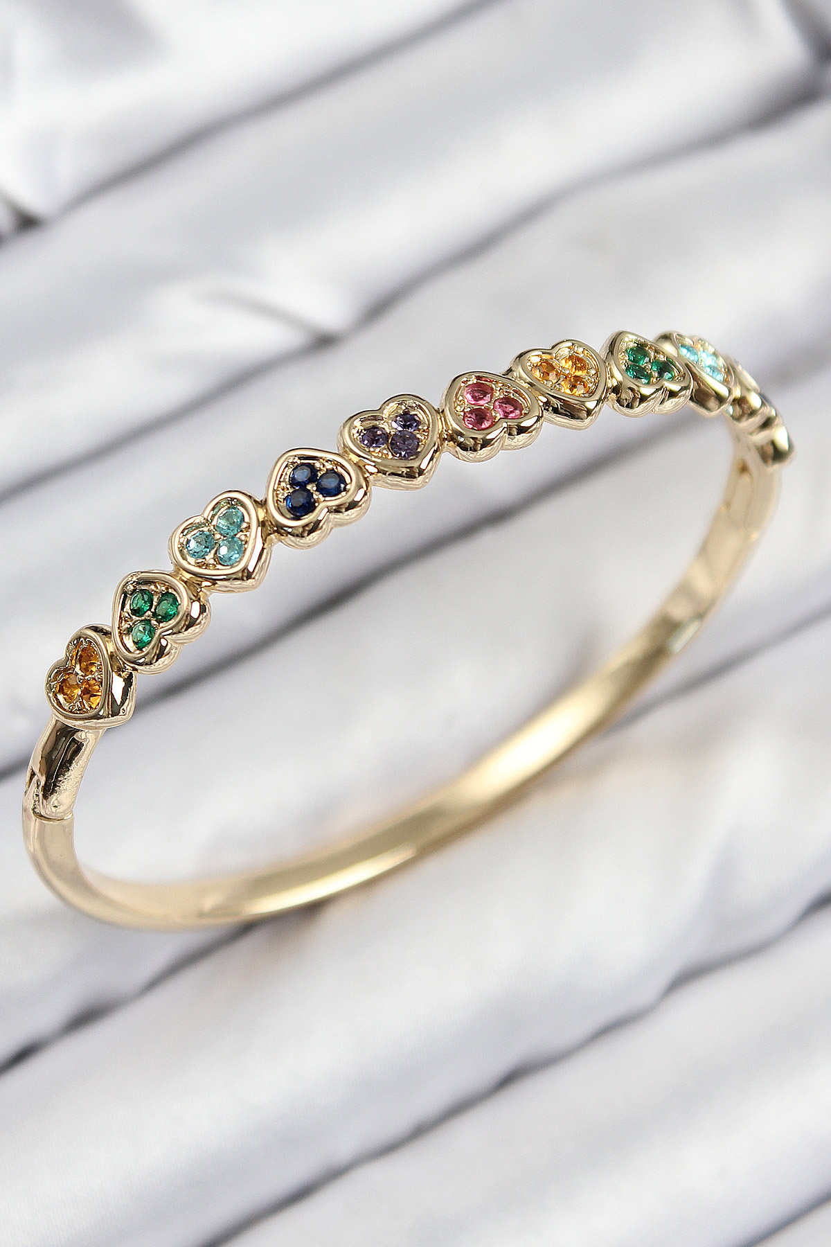 Siyah Sallantılı Damla Model Gold Renk Vintage Kadın Küpe 5886