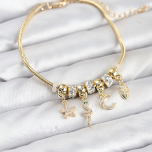Pirinç Gold Renk Kare Zirkon Taşlı Kadın Kıkırdak Küpe 5886