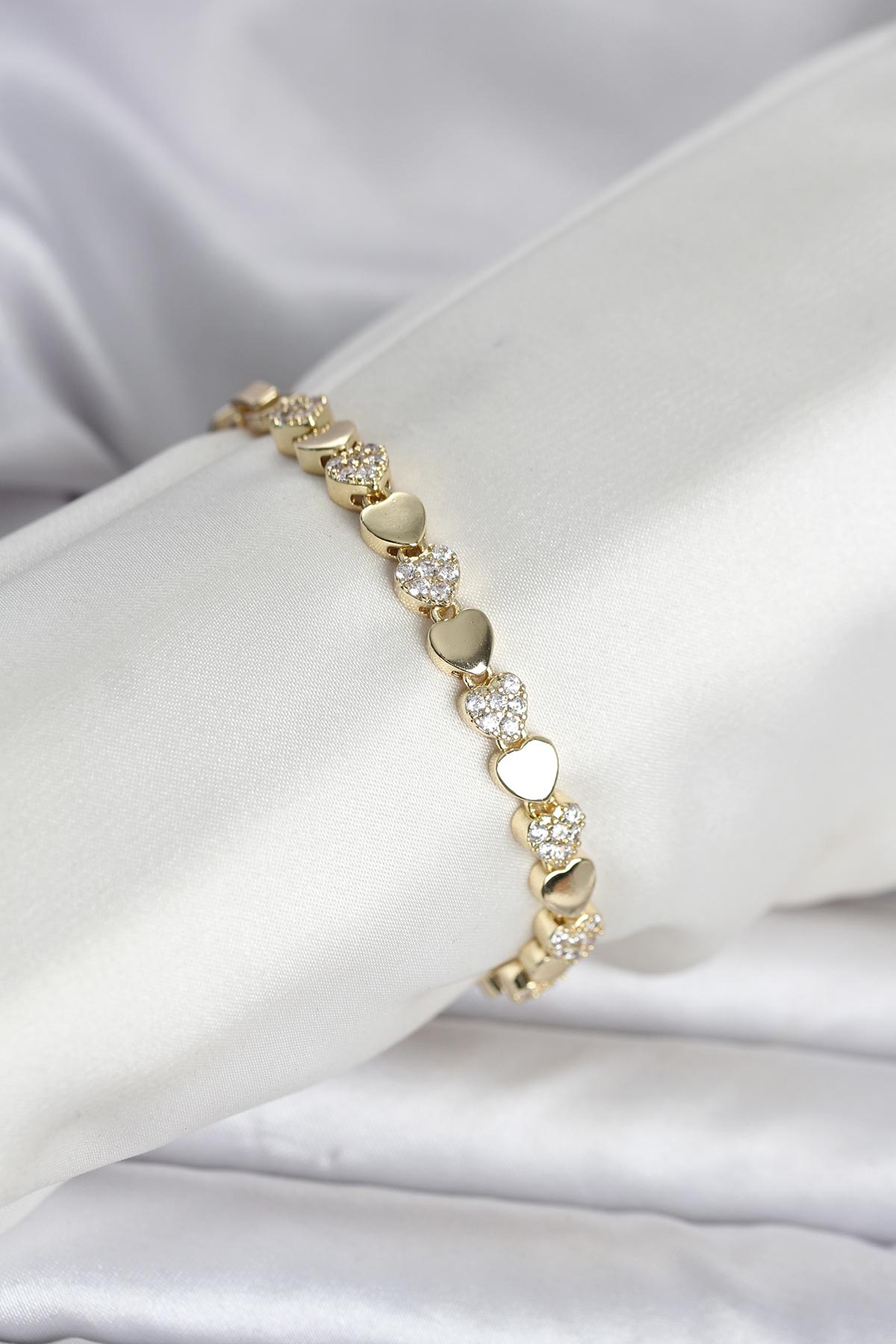 Pirinç Gold Renk Damla Model Vintage Kadın Küpe 5886