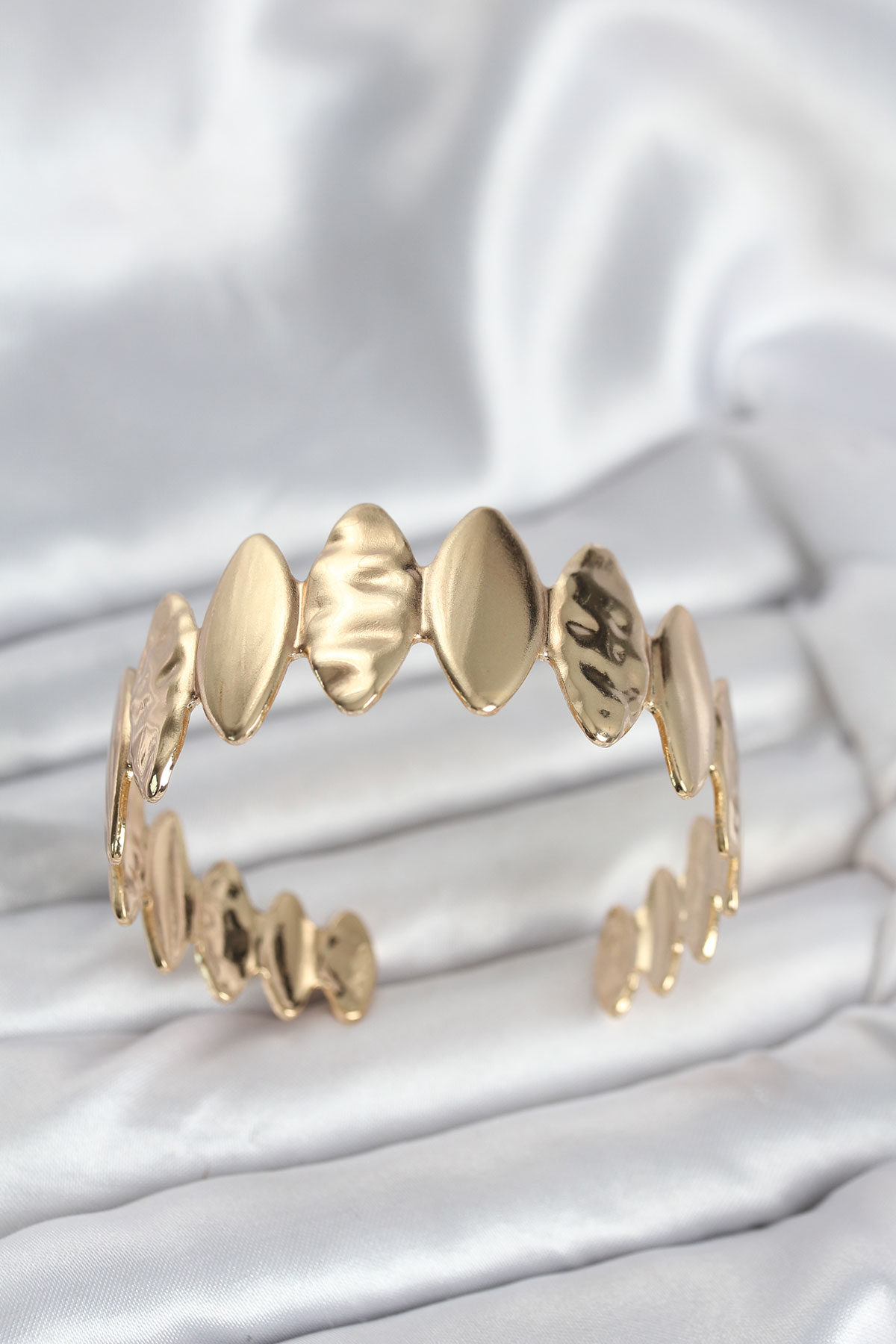 Gold Renk Halka Modelli Pirinç Kadın Küpe 5886 1 Gold Renk Halka Modelli Pirinç Kadın Küpe 5886