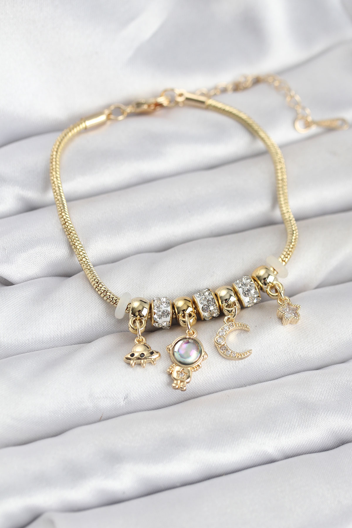 Pirinç Gold Renk Zirkon Taşlı Kadın Kıkırdak Küpe 5886 1 Pirinç Gold Renk Zirkon Taşlı Kadın Kıkırdak Küpe 5886
