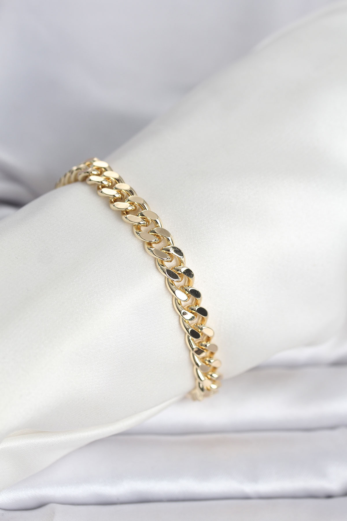 Papatya Model Gold Renk Pirinç Sallantılı Kadın Küpe 5886 1 Papatya Model Gold Renk Pirinç Sallantılı Kadın Küpe 5886