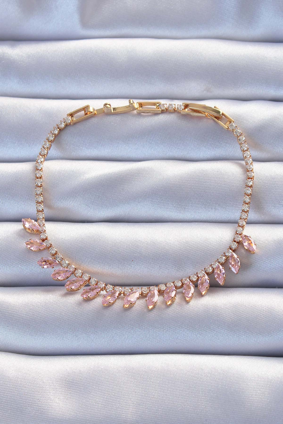 316L Çelik Gold Renk 6'lı Set Yonca Model Kadın Küpe 5886 1 316L Çelik Gold Renk 6'lı Set Yonca Model Kadın Küpe 5886