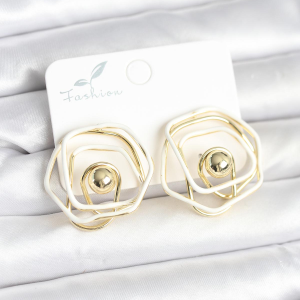 Pirinç Gold Renk Tırtıklı Yaprak Model Sallantılı Küpe 5886
