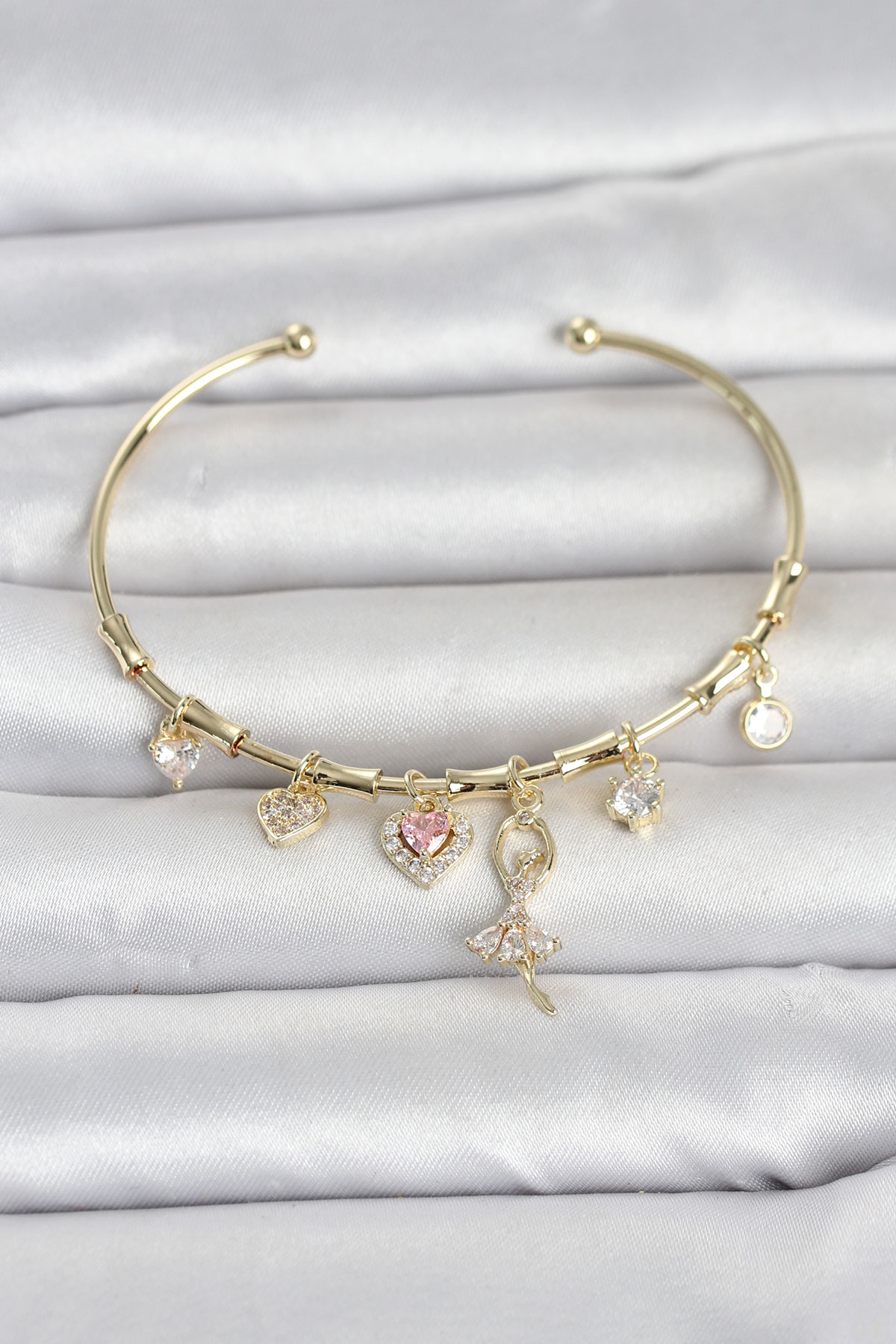316L Çelik Gold Renk Zirkon Taşlı Sedefli Papatya Model Halka Küpe Seti 5886 1 316L Çelik Gold Renk Zirkon Taşlı Sedefli Papatya Model Halka Küpe Seti 5886