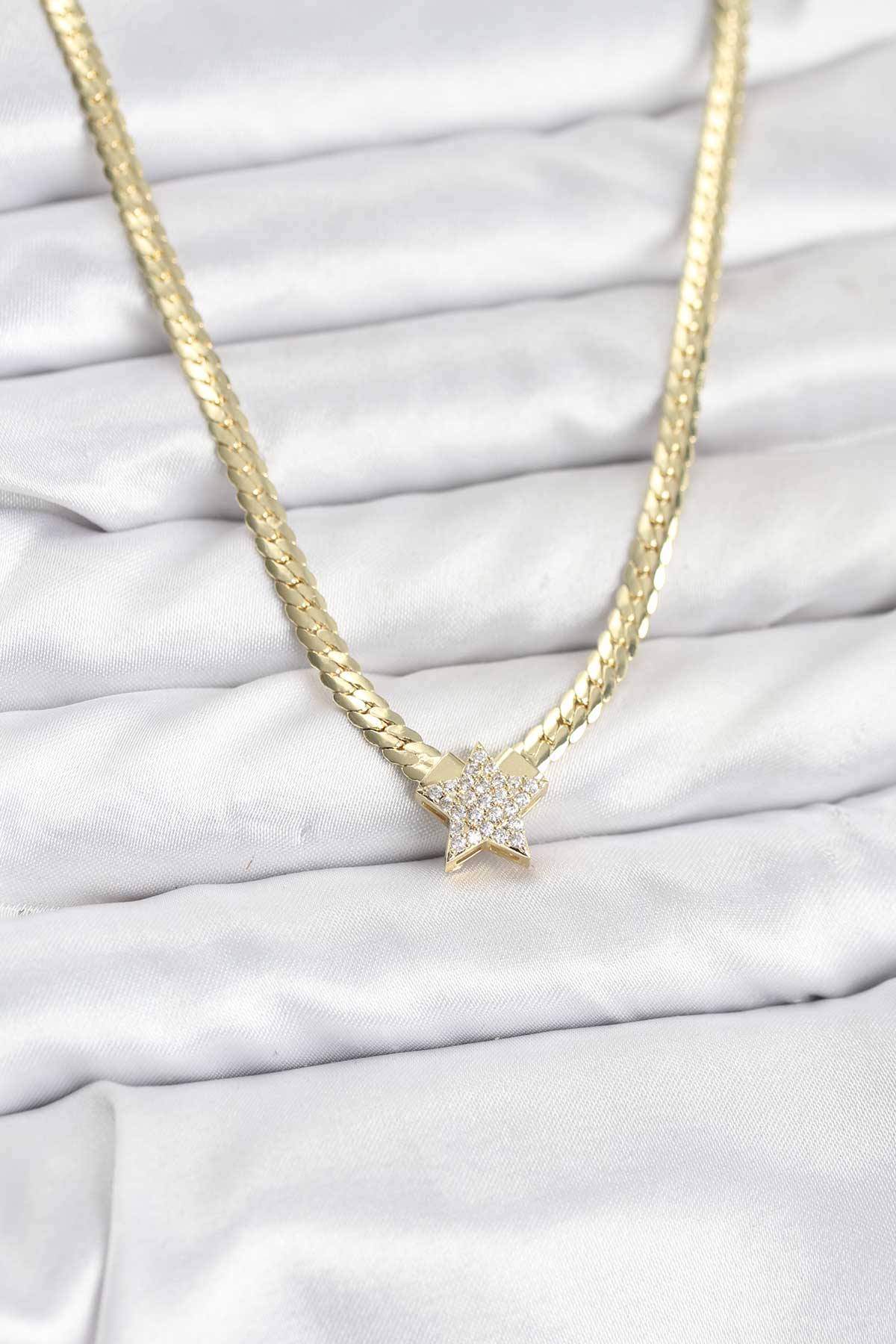 Xuping Zirkon Taşlı Geometrik Desenli Halka Model Gold Renk Kadın Küpe 5886 1 Xuping Zirkon Taşlı Geometrik Desenli Halka Model Gold Renk Kadın Küpe 5886